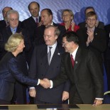 Signature of the Charter of Fundamental Rights, Nice European Council, 07-08/12/2000 Signature of the Charter of Fundamental Rights, Nice European Council, 07-08/12/2000