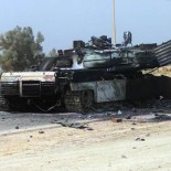 destroyedtank US Marine Corps tank destroyed after a firefight with Iraqi troops (picture US Department of Defense)