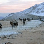GIs_returning US soldiers returning to base in Afghanistan (picture Sgt Johnny R Aragon / US Army)