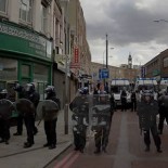 Lewisham_High_Street Riot police in Lewisham (picture Stuart Bannocks)
